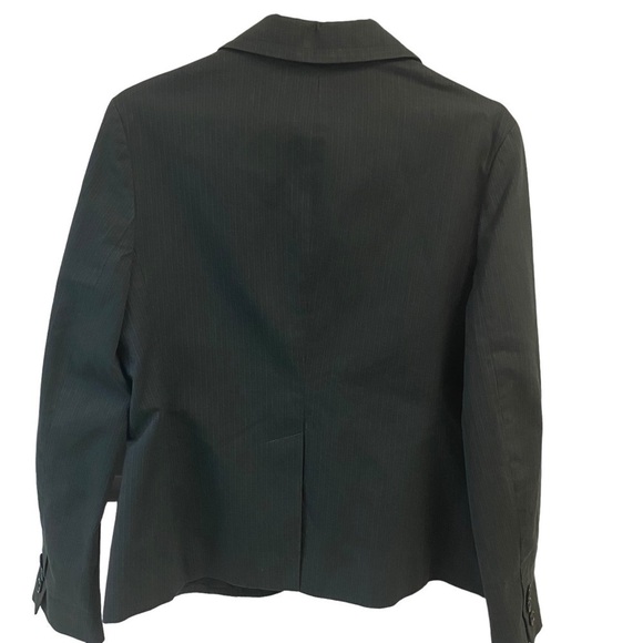 GAP ladies blazer dark gray pinstriped size 10. - Picture 8 of 12